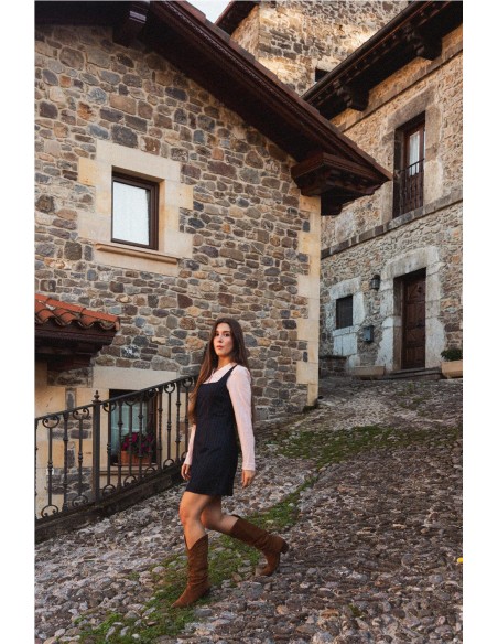 Pichi Diplomatic EseOese